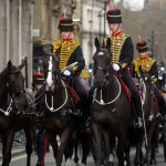 El funeral se celebró con todos los honores militares. Muchos opositores políticos criticaron que - y el costo del funeral, un total de diez millones de libras.