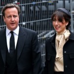 Un invitado importante: el primer ministro David Cameron de Gran Bretaña, aquí con su esposa Samantha. Ha defendido la pomposa ceremonia: "Para un primer ministro de su estatura es muy apropiado."
