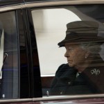 Queen Elizabeth II también tuvo con su esposo el príncipe Felipe asistió al funeral - un gran honor.